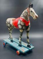 Individually Crafted - Speelgoed winkel Pull-Along Horse Toy, Antiek en Kunst, Antiek | Speelgoed