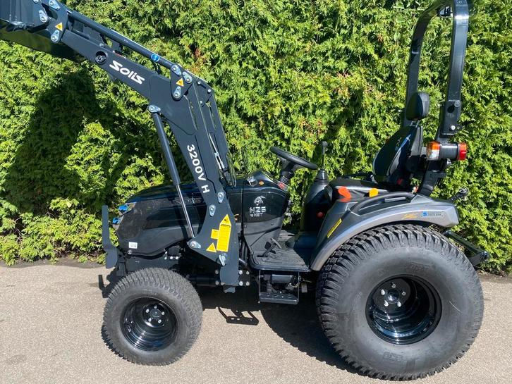 Splinternieuw Solis 26 HSTmet voorlader !!, Zakelijke goederen, Agrarisch | Tractoren, Nieuw, Overige merken, tot 2500, tot 80 Pk