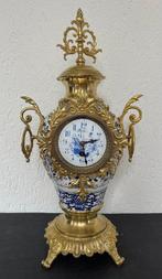 Vaasklok - Aardewerk, Brons, Glas - 1850-1900