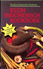 KLEIN INDONESISCH KOOKBOEK 9789021514154, Boeken, Kookboeken, Gelezen, Raden Suwondo Sudewo, Constance Lamberts, Verzenden