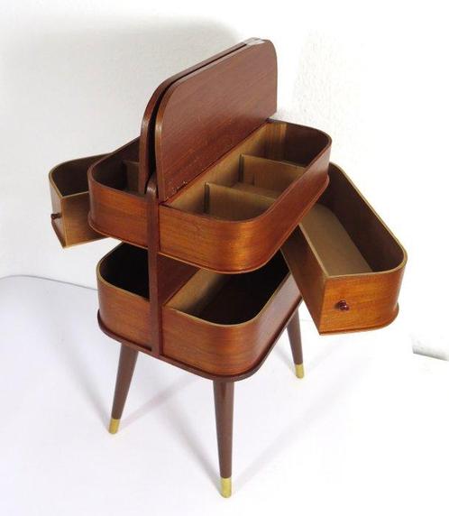 Naaidoos - Hout - gemaakt van teakhout jaren 50, Antiek en Kunst, Kunst | Designobjecten