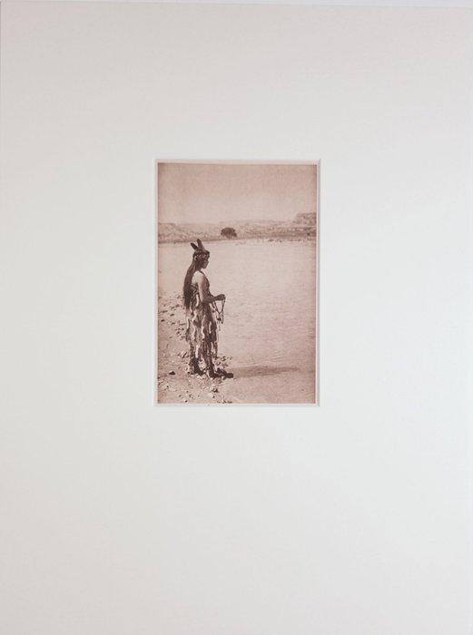Edward Sheriff Curtis (1868-1952) - A lonely Figure Despite, Antiek en Kunst, Kunst | Designobjecten