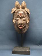 Prachtig vrouwelijk masker. - Punu - Gabon (Zonder