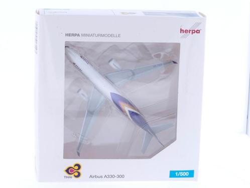 Schaal 1:500 Herpa 518147 Thai Airways Airbus A330-300 Re..., Hobby en Vrije tijd, Modelbouw | Vliegtuigen en Helikopters, Zo goed als nieuw
