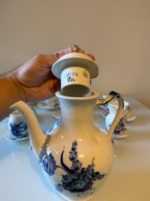 Royal Copenhagen - Set theekopjes (33) - Porselein - Blue, Antiek en Kunst, Antiek | Meubels | Tafels