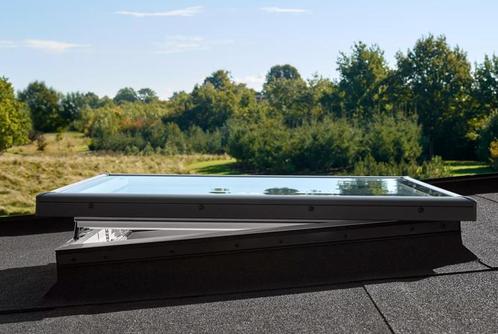 VELUX platdakraam solar ventilerend 100x200 cm, Doe-het-zelf en Verbouw, Glas en Ramen, Verzenden