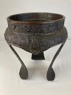 Parfumbrander - groot archaïsserend bronzen beeld gesigneerd, Antiek en Kunst