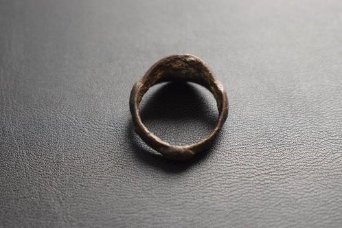 Islamitisch Brons Oud islamitische bronzen ring (Zonder, Antiek en Kunst, Antiek | Overige Antiek