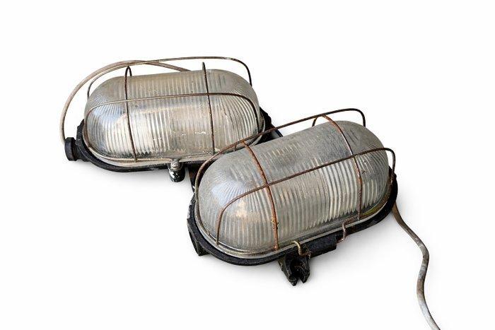 TGL - BG2M - Lamp (2) - Glas, Metaal - Vintage muur lamp., Antiek en Kunst, Curiosa en Brocante