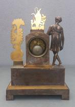 Figurale pendule - Verguld - 1800-1850 - gouden accenten, Antiek en Kunst, Antiek | Klokken