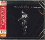 cd Japan persing - Miles Davis - Live Around The World, Zo goed als nieuw, Verzenden