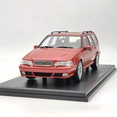 DNA Collectibles 1:18 - Modelauto - Volvo V70 R P80 - Rood, Hobby en Vrije tijd, Modelauto's | 1:5 tot 1:12