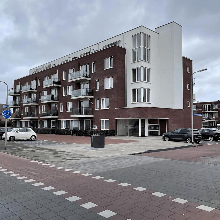 Appartement met balkon en fraai uitzicht, Huizen en Kamers, Huizen te huur, Direct bij eigenaar, Appartement