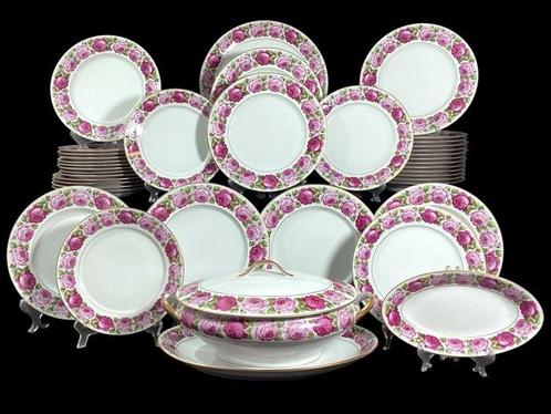 Royal Limoges - Tafelservies voor 12 (40) - Goud, Porselein, Antiek en Kunst, Antiek | Meubels | Tafels