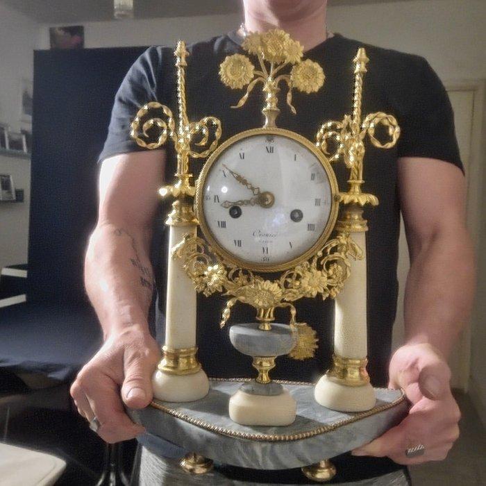 Portico klok Louis XVI - Verguld brons - 1780, Antiek en Kunst, Antiek | Klokken