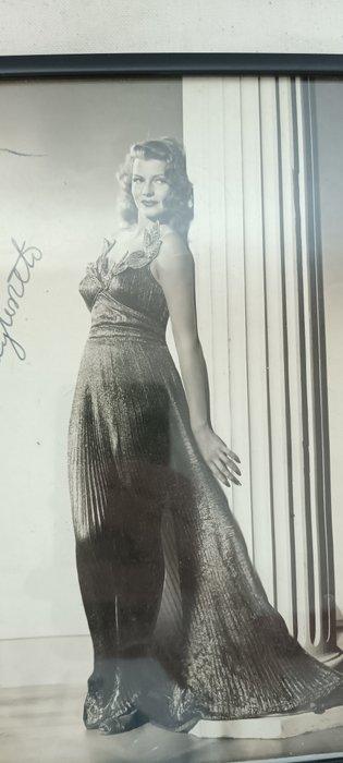 Rita Hayworth - La blonde ou la rousse, Verzamelen, Film en Tv