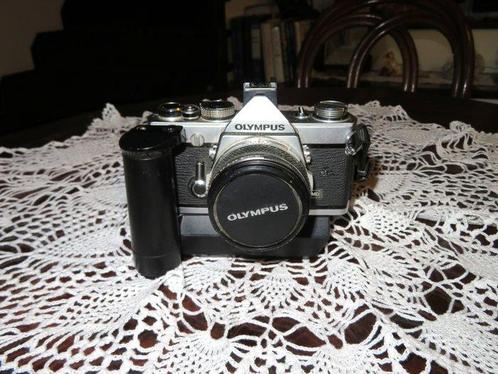 Olympus OM 1 + Zuiko 1,8/50mm + Vivitar: 2,8-3,8/35-70mm +, Audio, Tv en Foto, Fotocamera's Analoog