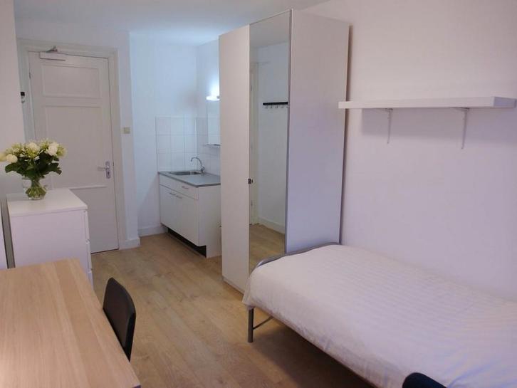 Kamer te huur in Rotterdam - 13 m² - 2 kamer(s) - 2 kamers, Huizen en Kamers, Kamers te huur, Rotterdam