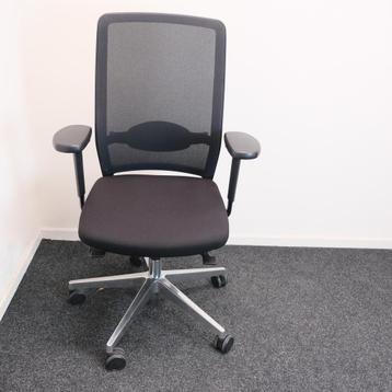 Ergonomische bureaustoel - Zwart met lendesteun beschikbaar voor biedingen