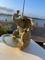 Beeld, The Key Eliphant - 31 cm - GELDKleur-hars, Antiek en Kunst