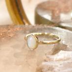 Gouden ring met edelopaal (witte opaal, witte edelopaal), Goud, Met edelsteen, Gebruikt, Ophalen of Verzenden