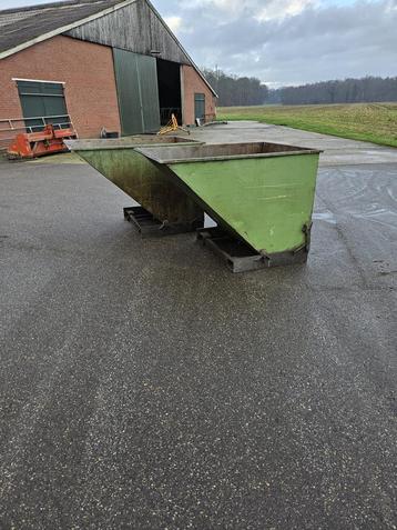 Kiepbak kantelbak spanenbak heftruck 1000 liter beschikbaar voor biedingen