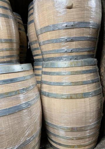 Wijnvaten 300 liter - eiken - regenton - bloembak - ijsbad beschikbaar voor biedingen