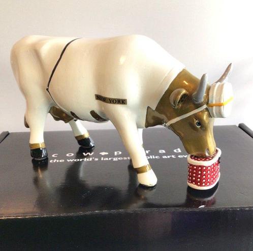 Figuur - Cow parade Cowparade “ The Page “ medium in box -, Antiek en Kunst, Curiosa en Brocante