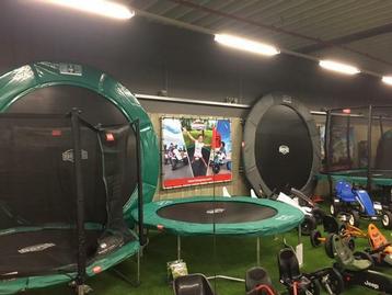 Berg trampolines inbouw en opbouw acties nu veel voorraad!