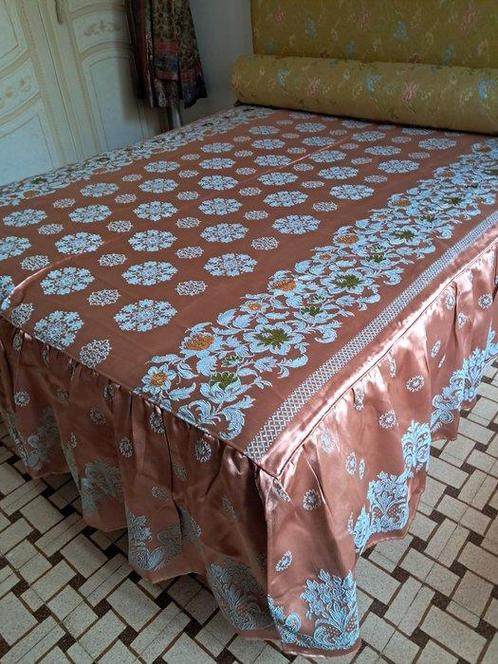Bedsprei - 255 cm - 260 cm, Antiek en Kunst, Antiek | Kleden en Textiel