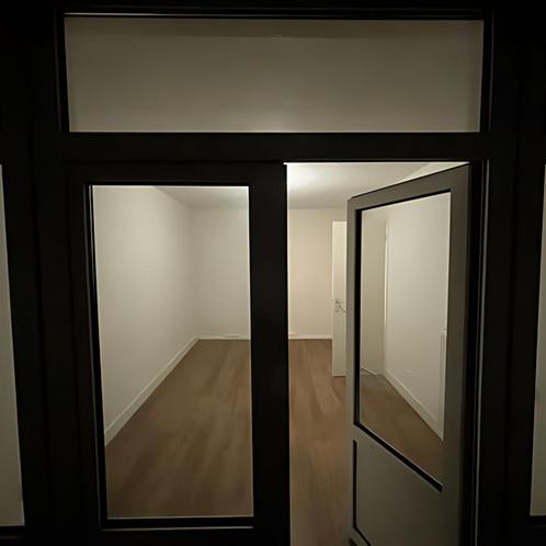 Kamer met Balkon aan de Albert Cuypstraat gevonden in Amster, Huizen en Kamers, Kamers te huur, Minder dan 20 m², Amsterdam