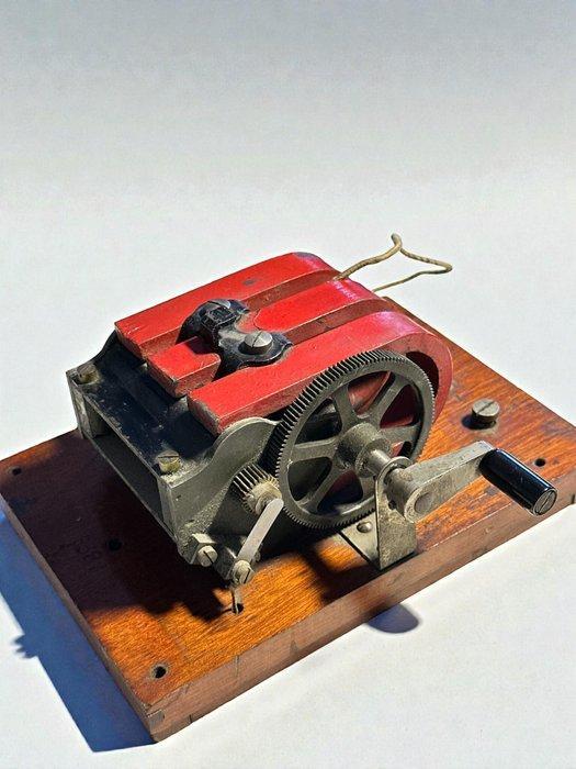 Elektrostatische generator - Staal - 1900-1910 - Magnetische, Antiek en Kunst, Antiek | Overige Antiek