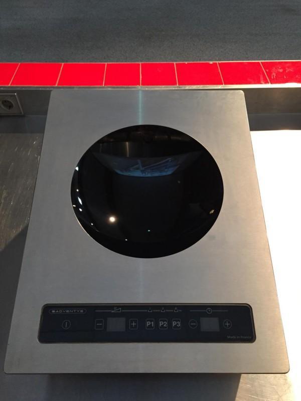 Showroommodel Adventys drop-in inductie wok, Zakelijke goederen, Horeca | Keukenapparatuur, Gebruikt, Fornuis, Frituur en Grillen