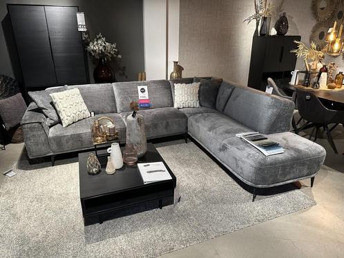 Hoekbank Moyna **SHOWROOMMODEL**, Huis en Inrichting, Banken | Bankstellen, Nieuw, Stof