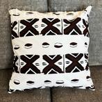 Afrikaans kussen | Witte Bogolan / Mud cloth - Sierkussen 45, Huis en Inrichting, Woonaccessoires | Kussens, Ophalen of Verzenden