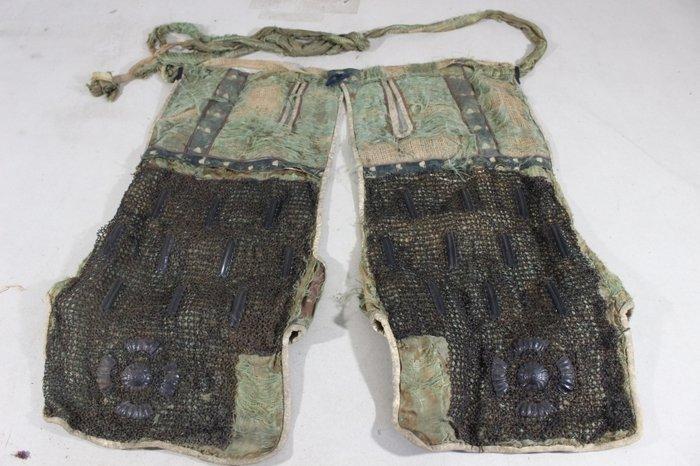 Harnas - Japan - Sangu (Kote, Haidate, Suneate set) van, Antiek en Kunst, Antiek | Overige Antiek