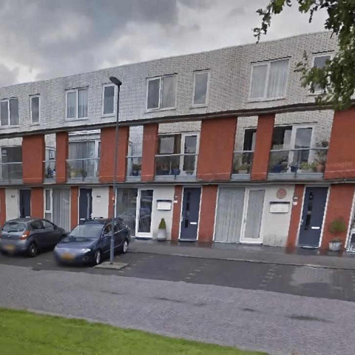 Eengezinswoning met tuin, wasmachine en balkon, Huizen en Kamers, Huizen te koop