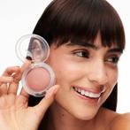 MAC Cosmetics Glow Play Cushiony Blush - Ginger Luck - 7.3g, Sieraden, Tassen en Uiterlijk, Uiterlijk | Cosmetica en Make-up, Ophalen of Verzenden