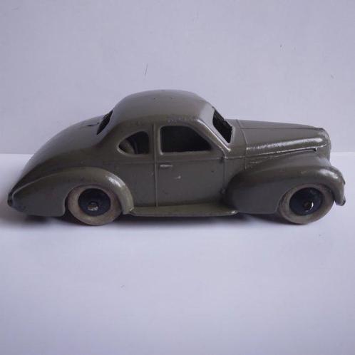 Dinky Toys 1:48 - Model kleine stadsauto - No.39F Studebaker, Hobby en Vrije tijd, Modelauto's | 1:5 tot 1:12