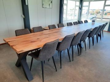 Vergadertafel | Unieke Boomstamtafels | Eyecatcher voor kant beschikbaar voor biedingen