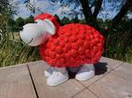 Beeld, funny lamb red - 34 cm - polyresin