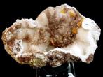 Geode van calciet met wulfeniet Mijnuitbarsting, Los, Verzamelen, Mineralen en Fossielen