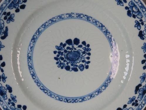 Qianlong (1735-1796) - Bord - Finely Carved Anhua, Antiek en Kunst, Antiek | Overige Antiek