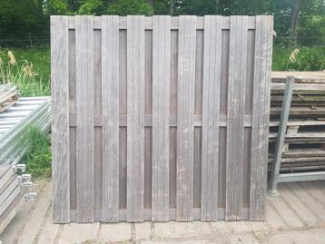 7 - Hardhouten schutting, afscheiding, tuin beschikbaar voor biedingen