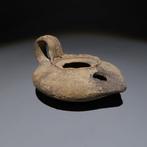 Laat-Romeins / Vroeg-Byzantijns Terracotta Olielamp. 2e-5e