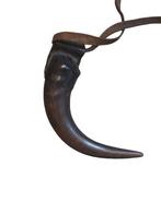 West-Afrikaans gri-gri amulet – houten tand – leer & ijzer –