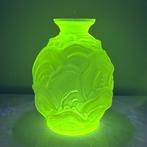Scailmont - Charles Catteau - Vaas - Uraniumglas, Antiek en Kunst, Antiek | Glas en Kristal