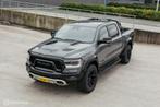 Dodge Ram 1500 Rebel 4x4 5.7 V8 HEMI 2022 LPG LIFT KIT KANON, Auto's, Automaat, Nieuw, Dodge, Lease