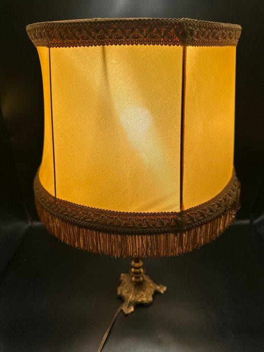 Lamp - Lamp in Louis XVI-stijl van verguld messing met gele, Antiek en Kunst, Curiosa en Brocante