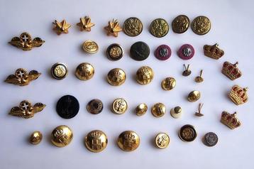 Themacollectie - Vintage militaire knopen beschikbaar voor biedingen